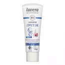 Зубная паста Lavera Complete Care не содержит фтора